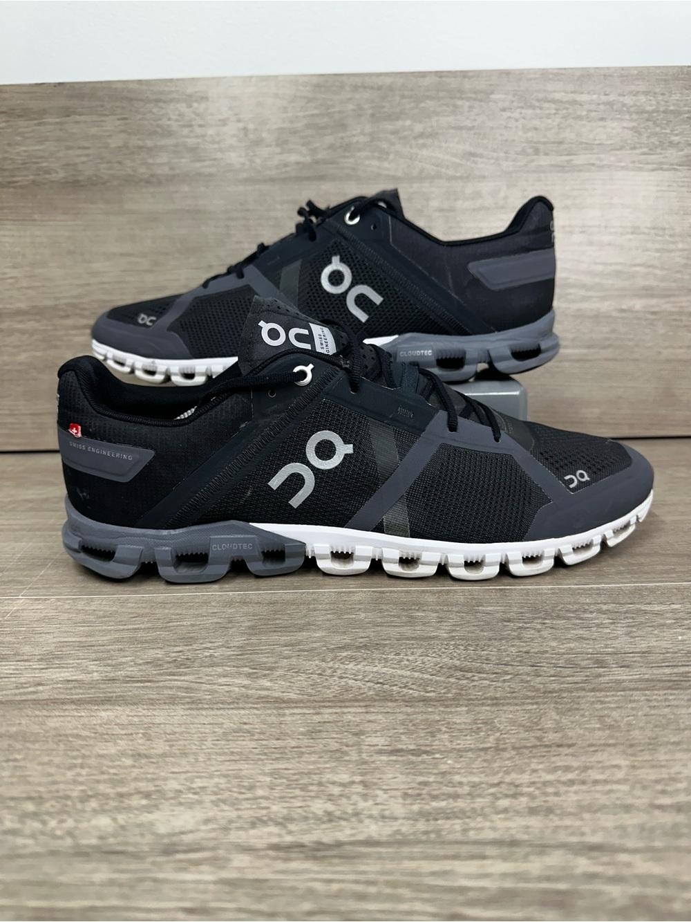 On Cloud On Running Cloudflow Black Asphalt Mens 11.5 Lightweight 25.99781